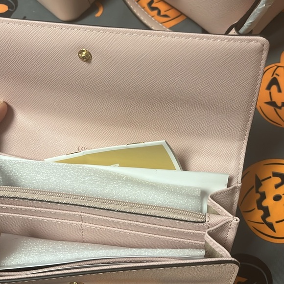 Michael Kors Bundle - Picture 4 of 16